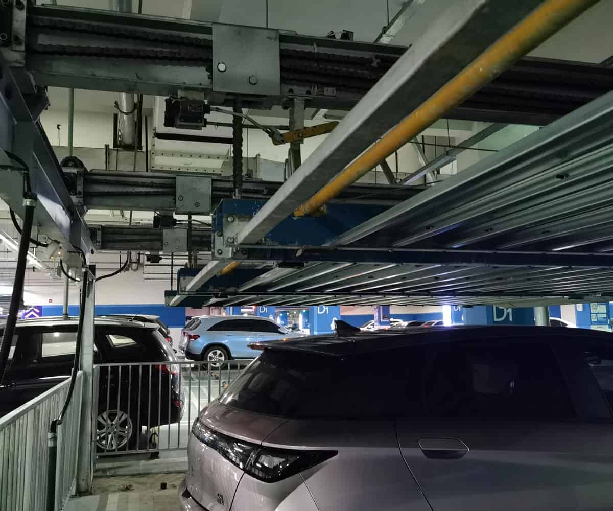 鄉(xiāng)城2層簡易升降類機械式立體車庫短租