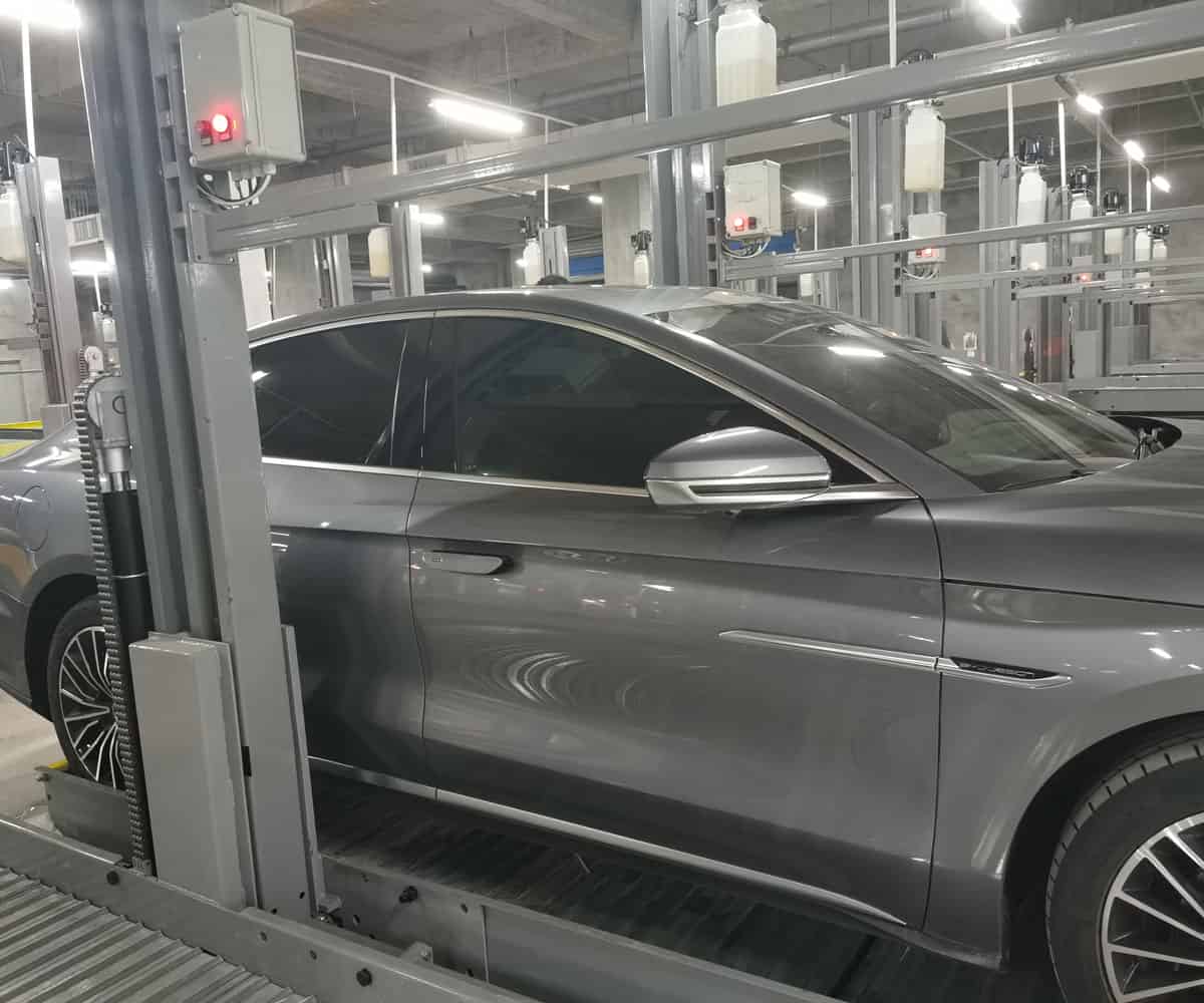 家用簡易升降機械式停車設備過驗收.jpg