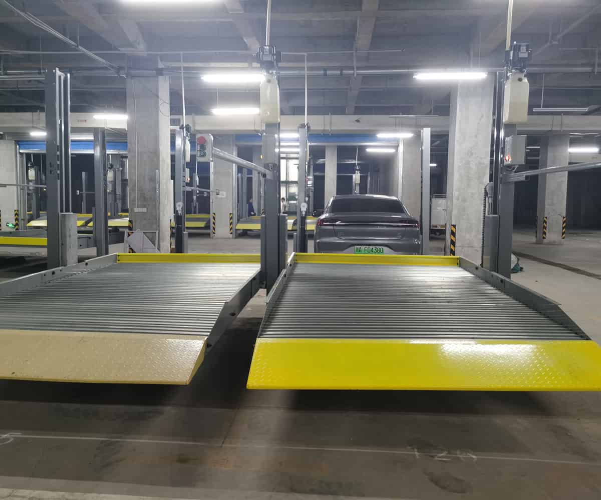 2層簡易升降機械停車場安裝.jpg